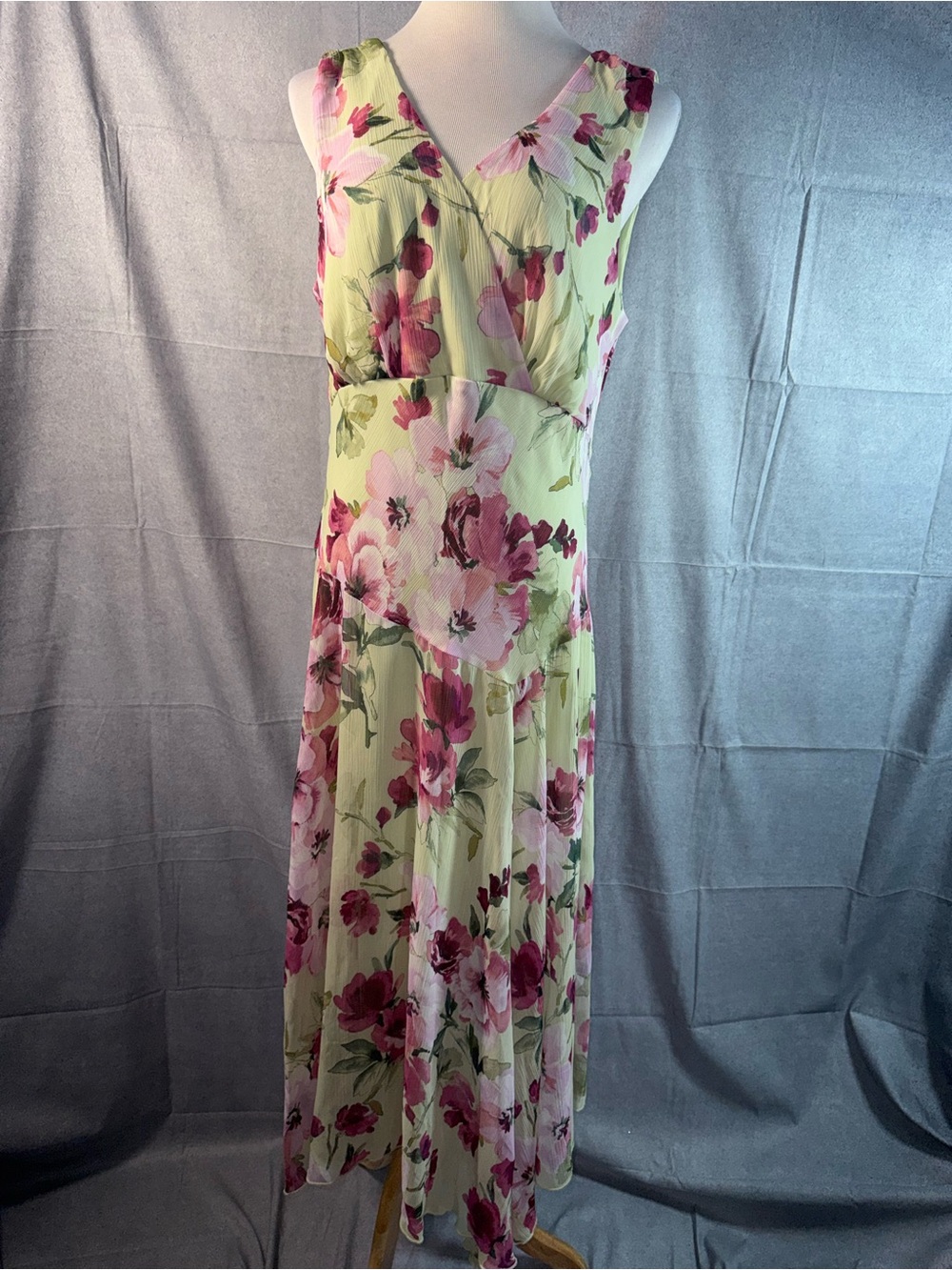 2288-connected apparel Pale Green Maxi Dress with Pink Floral Print